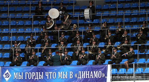 Выступление военного оркестра (фото - Анна Астахова, dynamobasket.com)